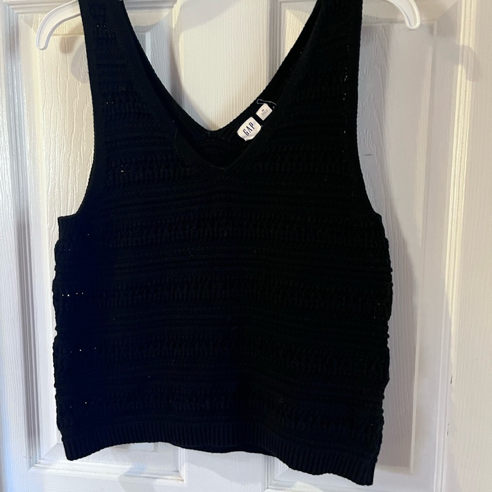 Two gap taps tank black and white.size Medium. - Picture 6 of 6